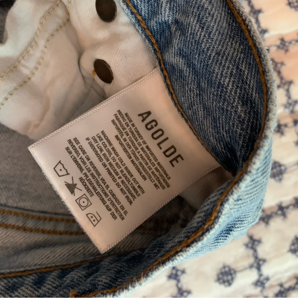 AGOLDE High-Rise Rolled Hem Dame Denim Shorts - Light Blue, EUC Size 28 - Picture 3 of 7